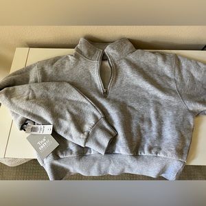 NWT- Aritzia Quarter Zip crop top pullover. Size: Small